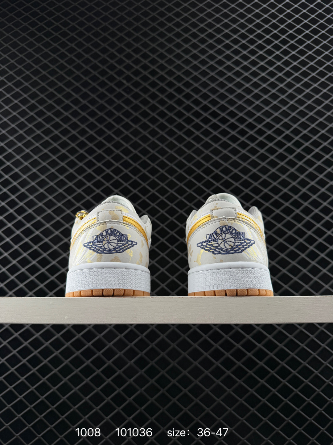 Nike Wmns Air Jordan 1 Low GS”Team Gold“